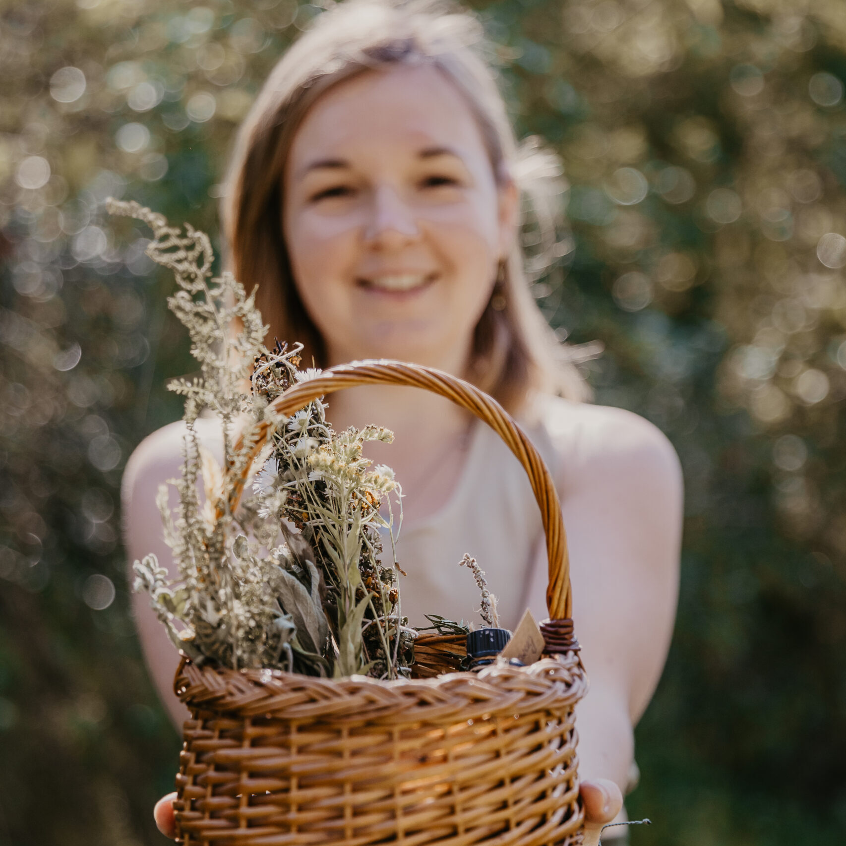 Wildkräuter Spaziergang Workshop Niederbayern Bayerischer Wald Was mir als Yogalehrerin besonders wichtig ist in Niederbayern Waldunwind yoga und naturkräuter bayerischer wald niederbayern bei Passsau