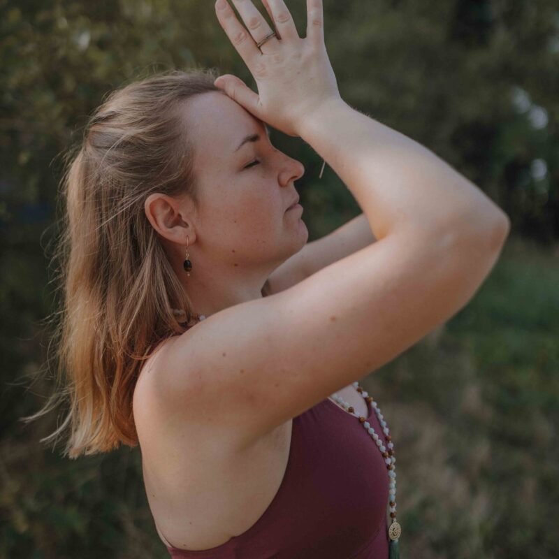 michaela moosbauer yogalehrerin zertifiziert Waldunwind yoga und naturkräuter bayerischer wald niederbayern bei Passsau